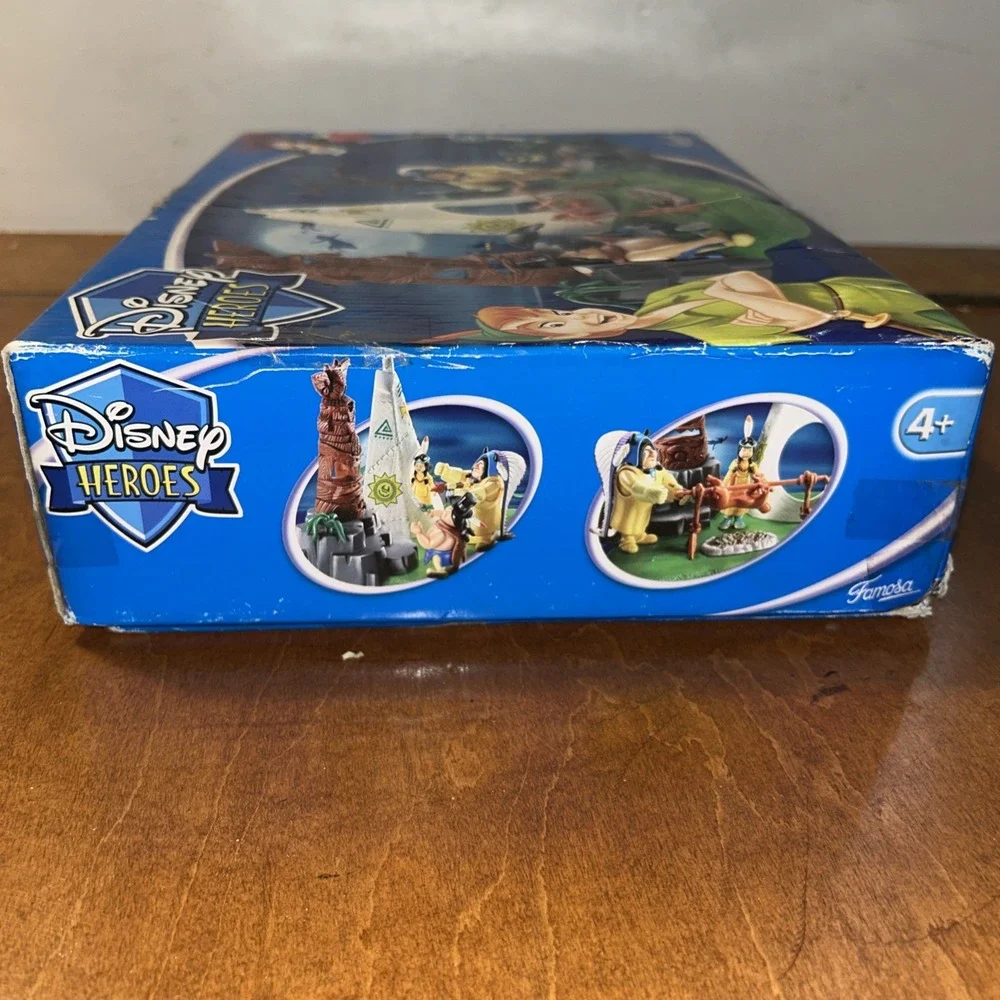 2006 Disney Peter Pan Pirates Heroes Indian Chief Camp & 2 Poseable Figures New